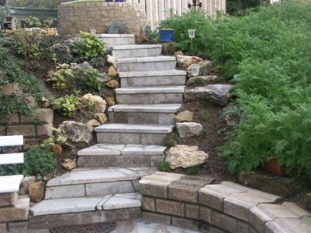 Treppe aus frnkischem Muschelkalk